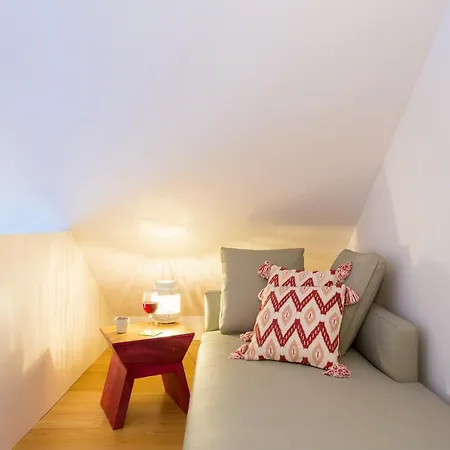 Leisure Luxury Downtown Duplex By Joivy * Lisbon